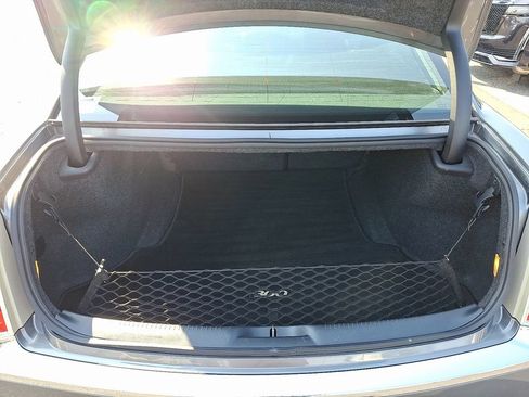 Used 2012 Chrysler 300 C RWD image 29