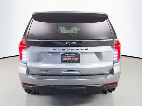 Used 2025 Chevrolet Suburban Z71 w/ Comfort Package image 7