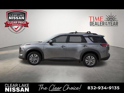 Certified 2025 Nissan Pathfinder SV w/ SV Premium Package FWD image 4