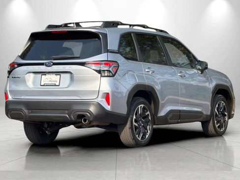Used 2025 Subaru Forester Limited AWD/4WD image 2