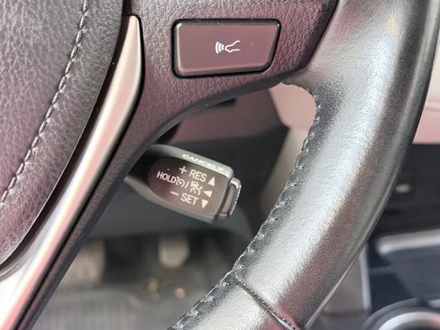 Used 2018 Toyota RAV4 XLE FWD image 40