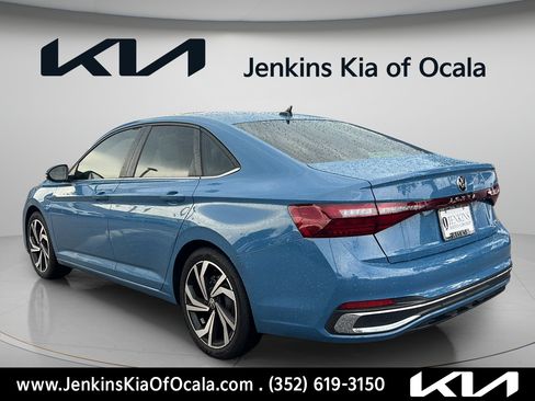 Used 2025 Volkswagen Jetta SEL FWD image 5