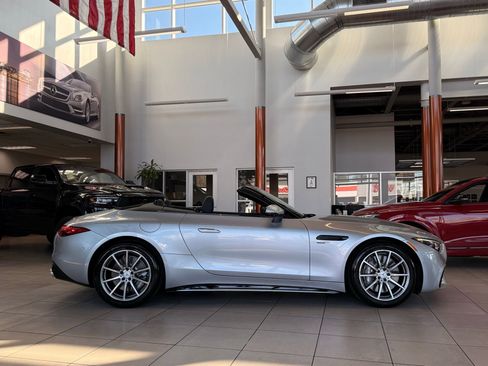 Used 2023 Mercedes-Benz SL 43 AMG w/ Driver Assistance Package image 7