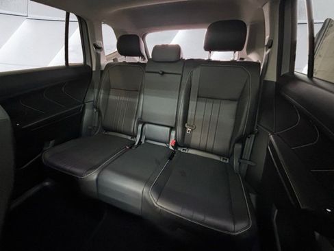 Certified 2022 Volkswagen Tiguan SE w/ Panoramic Sunroof Package image 21