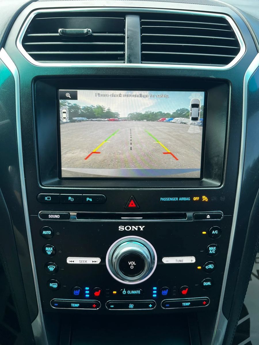 Used 2016 Ford Explorer Platinum AWD/4WD image 21