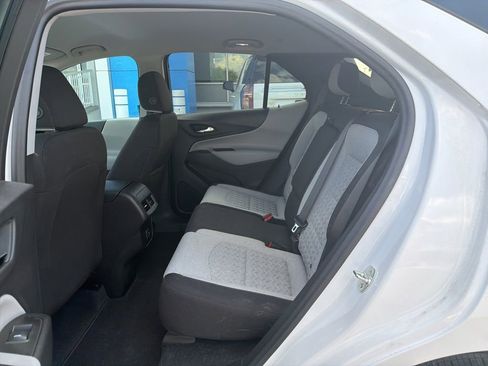 Used 2024 Chevrolet Equinox LS w/ LS Convenience Package FWD image 9