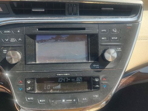 Used 2014 Toyota Avalon XLE Touring FWD image 16