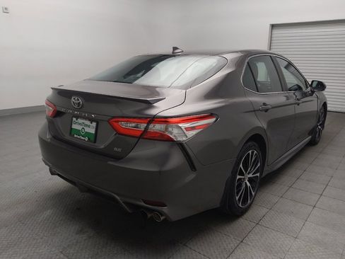 Used 2020 Toyota Camry SE FWD image 9