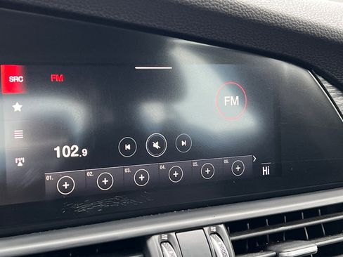 Used 2022 Alfa Romeo Giulia Sprint image 24