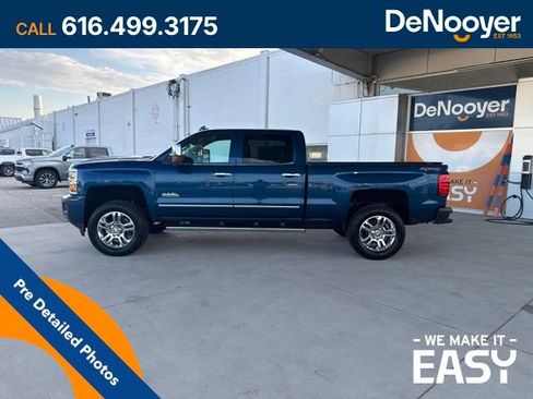 Used 2017 Chevrolet Silverado 2500 High Country w/ Duramax Plus Package AWD/4WD image 8