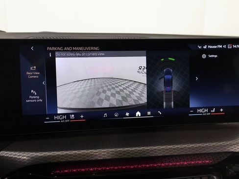 Used 2025 BMW 430i xDrive w/ M Sport Package image 6