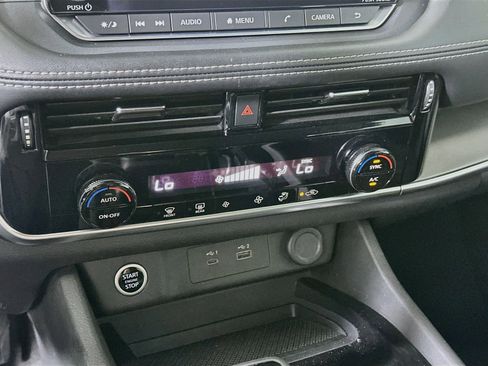 Used 2023 Nissan Rogue SV FWD image 22
