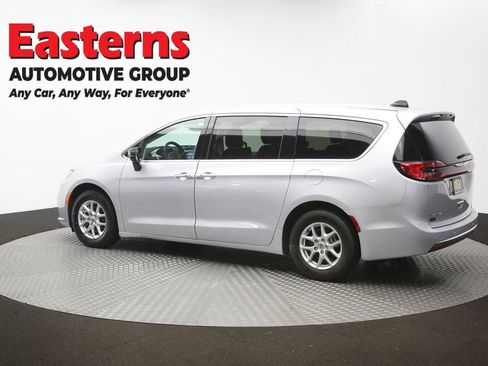 Used 2024 Chrysler Pacifica Touring-L FWD image 63