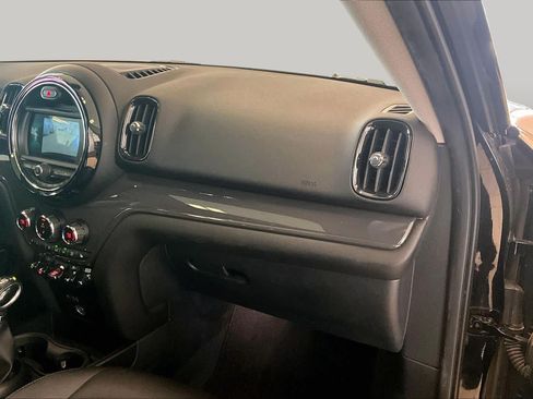 Used 2018 MINI Cooper Countryman FWD image 17