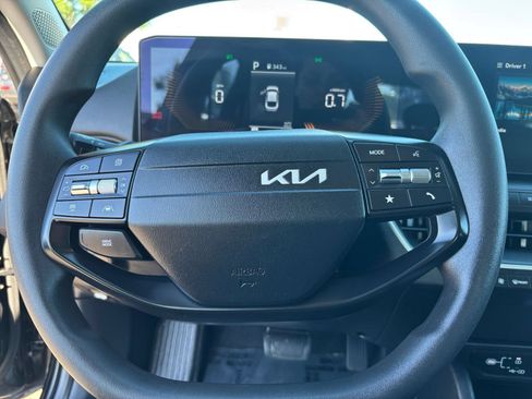 Used 2026 Kia K4 FWD image 28