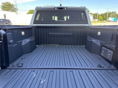 Used 2025 Toyota Tacoma TRD Sport AWD/4WD image 19
