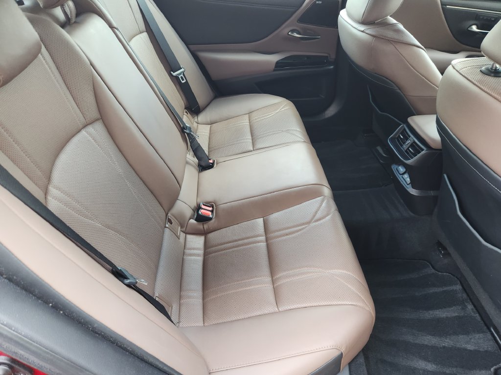 Certified 2023 Lexus ES 350 Ultra Luxury w/ Accessory Package (Z2) FWD image 31