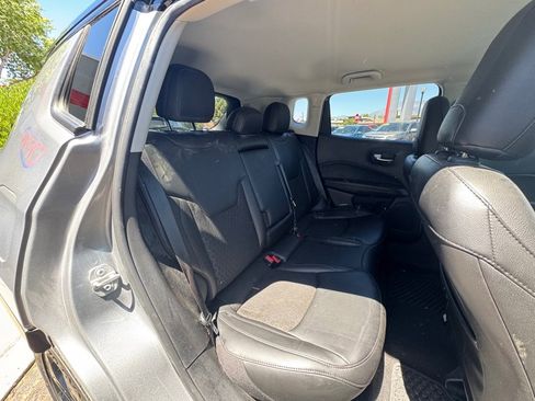 Used 2021 Jeep Compass Latitude image 12