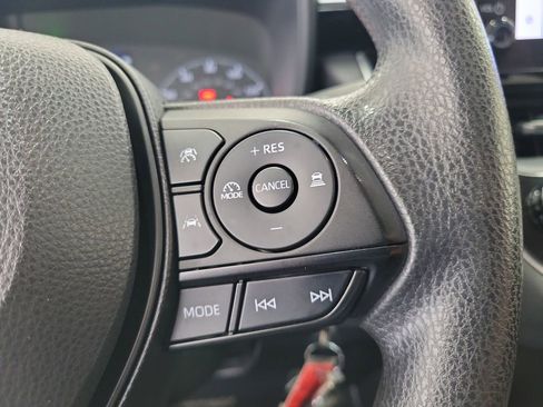 Used 2023 Toyota Corolla LE image 24
