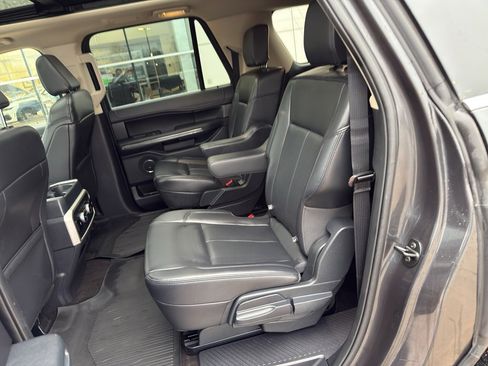 Used 2023 Ford Expedition Max XLT image 12