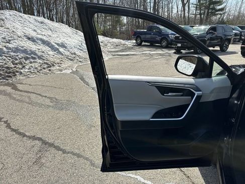 Certified 2024 Toyota RAV4 XLE image 30