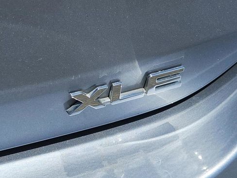 Used 2024 Toyota Highlander XLE FWD image 13