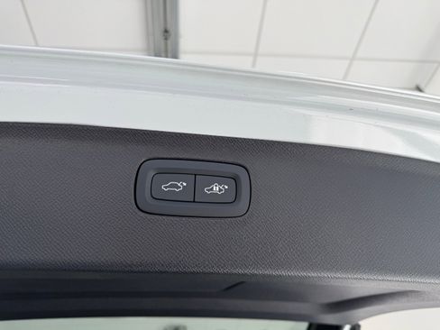 Used 2026 Volvo XC90 B6 Ultra w/ Protection Package image 39