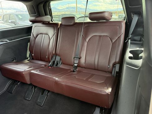 Used 2023 Ford Expedition Limited image 47