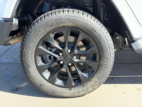 Used 2021 Jeep Wrangler Unlimited Sahara image 7