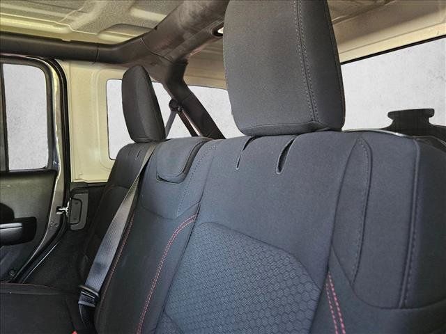 Used 2020 Jeep Wrangler Unlimited Rubicon AWD/4WD image 16