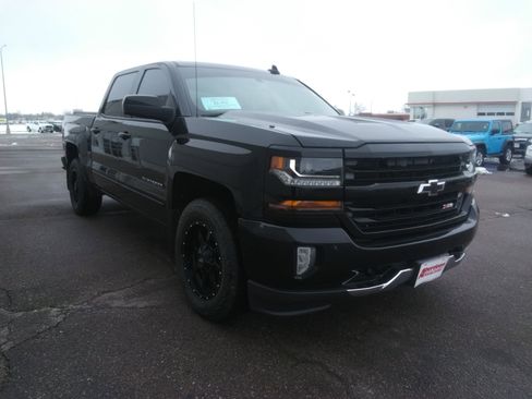 Used 2017 Chevrolet Silverado 1500 LT w/ All Star Edition image 4