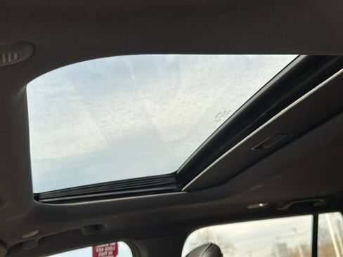 Used 2023 Jeep Grand Cherokee Altitude image 11