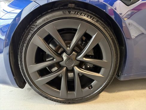Used 2021 Tesla Model S Plaid image 12