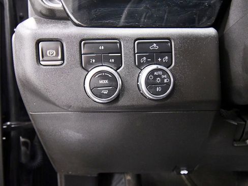 Used 2024 GMC Sierra 3500 SLE w/ SLE Convenience Package AWD/4WD image 19
