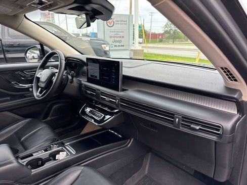 Used 2023 Lincoln Corsair AWD w/ Equipment Group 101A image 31