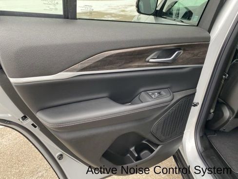 New 2026 Jeep Grand Cherokee Altitude image 28