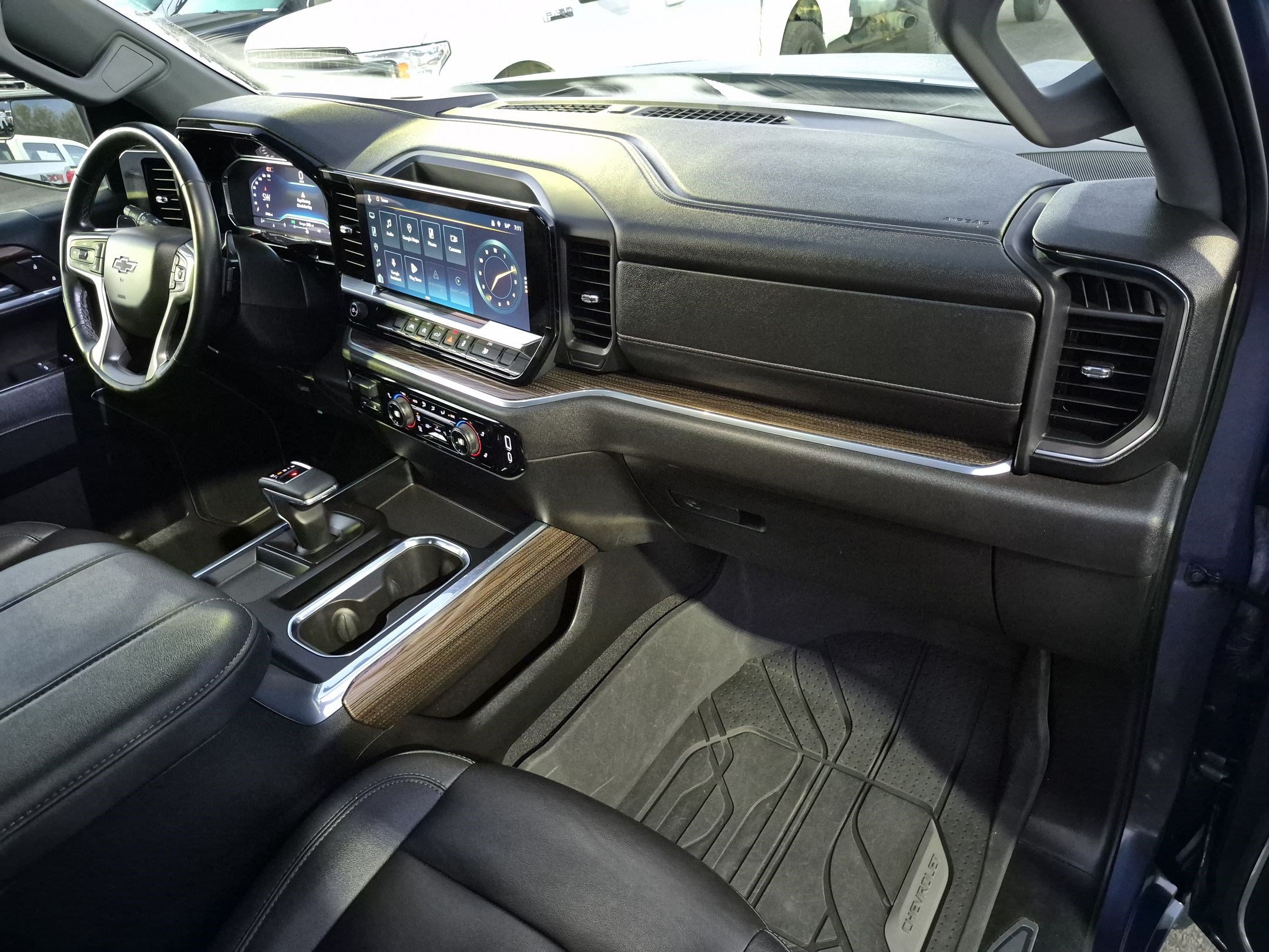 Used 2024 Chevrolet Silverado 1500 RST w/ Convenience Package II AWD/4WD image 34
