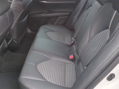 Used 2024 Toyota Camry SE image 14