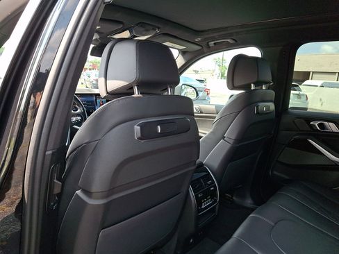 Used 2025 BMW X5 xDrive50e AWD/4WD image 21