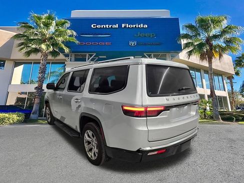 Used 2022 Jeep Wagoneer Series II AWD/4WD image 4