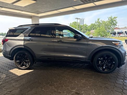 Used 2023 Ford Explorer ST-Line w/ Class IV Trailer Tow Package AWD/4WD image 5