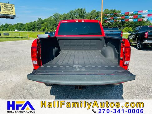 Used 2016 RAM 1500 Express AWD/4WD image 9