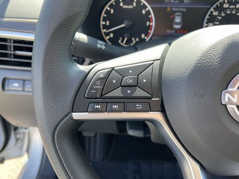 Used 2024 Nissan Altima 2.5 SV FWD image 22