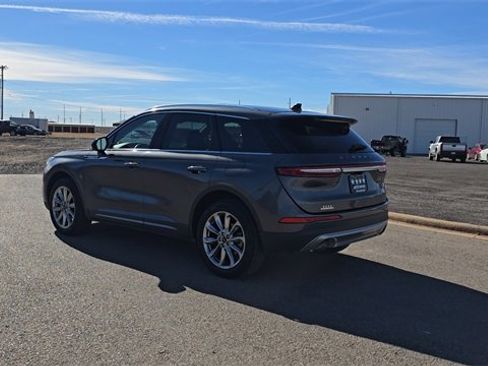 Used 2022 Lincoln Corsair FWD w/ Premium Package image 8