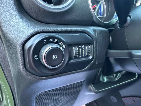 Used 2022 Jeep Wrangler Unlimited Rubicon w/ Steel Bumper Group AWD/4WD image 14