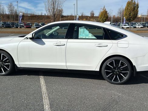 New 2025 Honda Accord Touring image 10