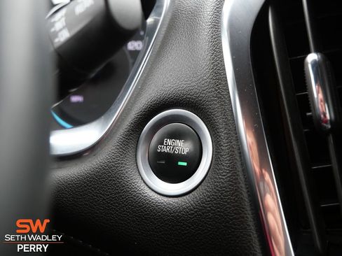 Used 2023 Chevrolet Traverse LT image 22