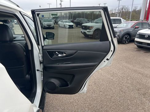Used 2018 Nissan Rogue SL w/ Premium Package AWD/4WD image 20