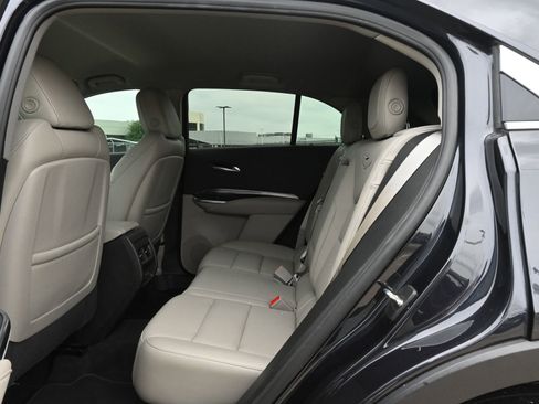 Used 2023 Cadillac XT4 Luxury w/ Cold Weather Package FWD image 20