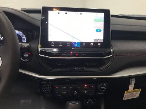 New 2026 Jeep Compass Trailhawk w/ Sun, Sound & Navigation Group image 20